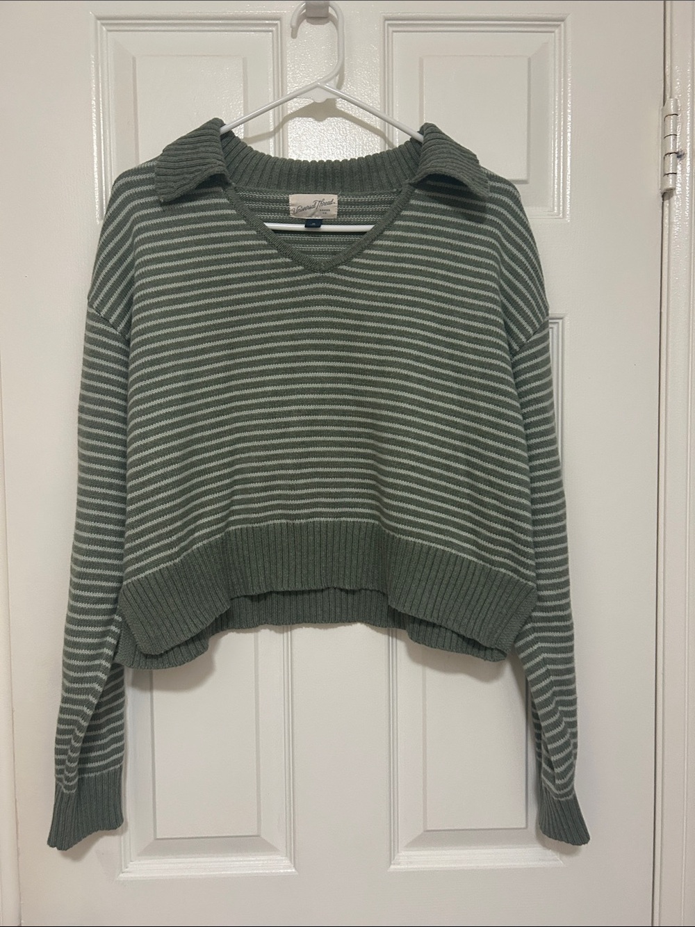 Universal Thread Striped V-Neck Collared Sweater in Sage and Cream